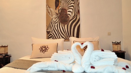 https://2ztestessaada5.riad-essaada.com/jomres/uploadedimages/1/rooms/5/thumbnail/zag1-4.JPG
