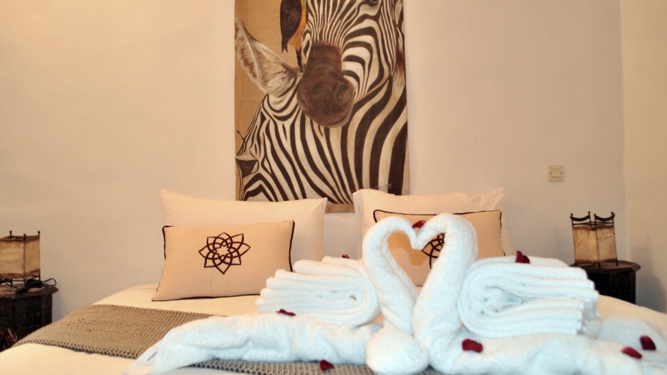 https://2ztestessaada5.riad-essaada.com/jomres/uploadedimages/1/rooms/5/zag1-4.JPG