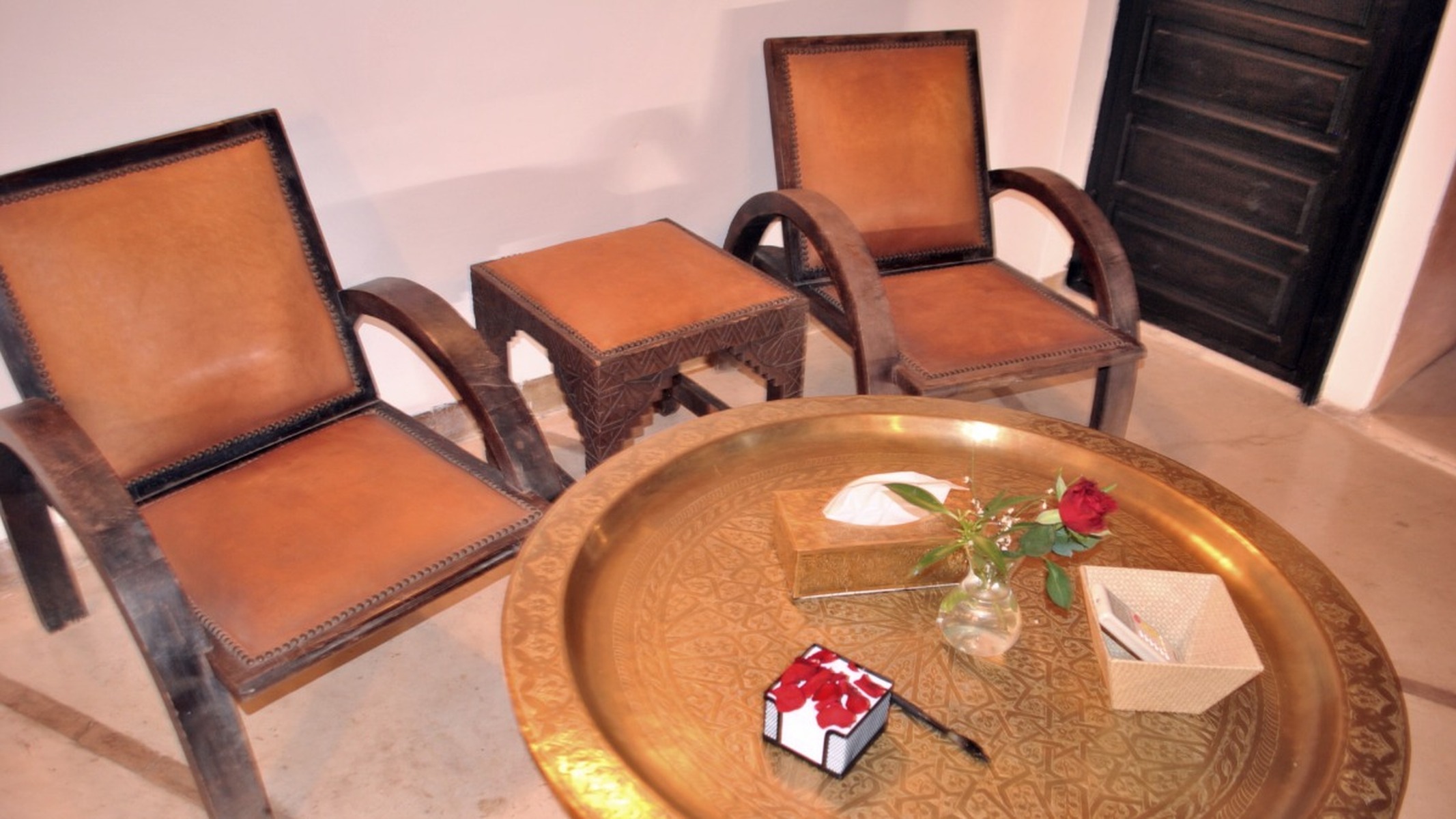 https://2ztestessaada5.riad-essaada.com/jomres/uploadedimages/1/rooms/5/zag2-3.JPG